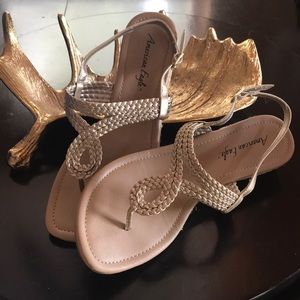 American eagle shoe brand sandals m. Gold.